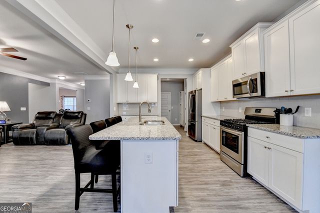 712 Owens Circle, Canton, GA 30115