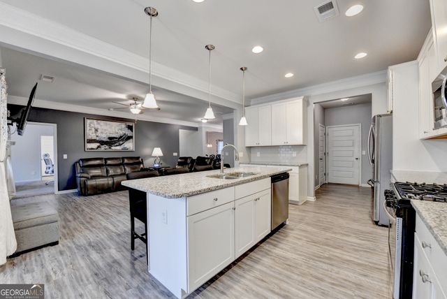 712 Owens Circle, Canton, GA 30115