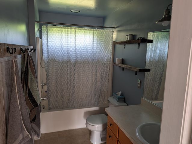 2275 Lincoln Manor Drive, Flint, MI 48507
