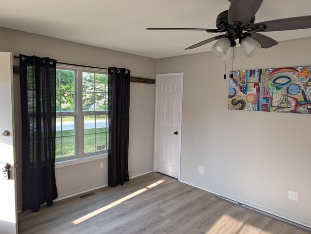 2275 Lincoln Manor Drive, Flint, MI 48507