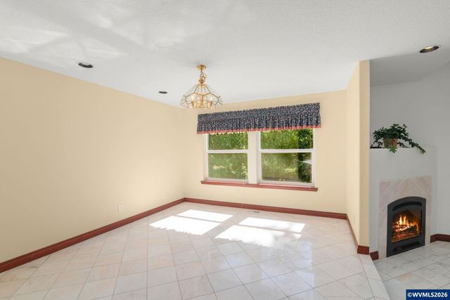 534 NE South Shore Rd, Portland, OR 97211