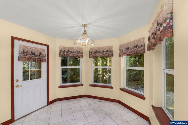 534 NE South Shore Rd, Portland, OR 97211