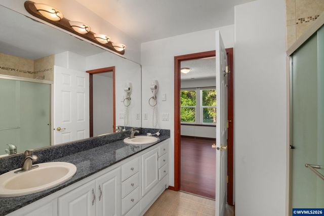 534 NE South Shore Rd, Portland, OR 97211