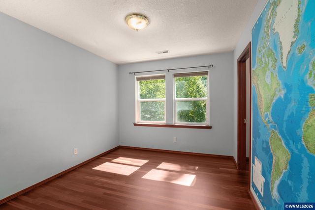 534 NE South Shore Rd, Portland, OR 97211