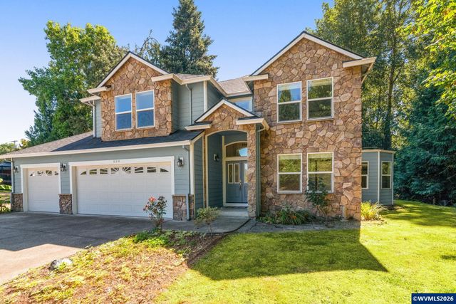 534 NE South Shore Rd, Portland, OR 97211