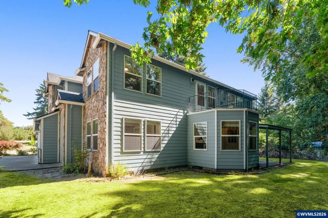 534 NE South Shore Rd, Portland, OR 97211