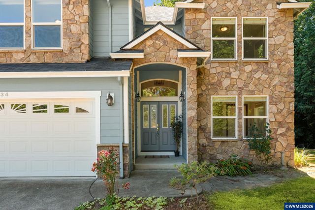 534 NE South Shore Rd, Portland, OR 97211