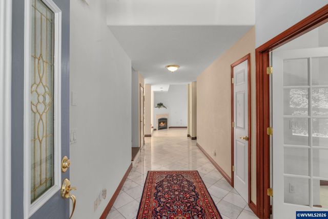 534 NE South Shore Rd, Portland, OR 97211