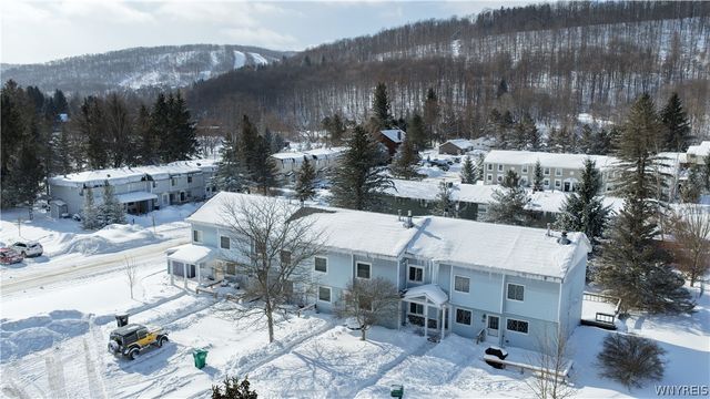 17 Evergreen Drive, Ellicottville, NY 14731