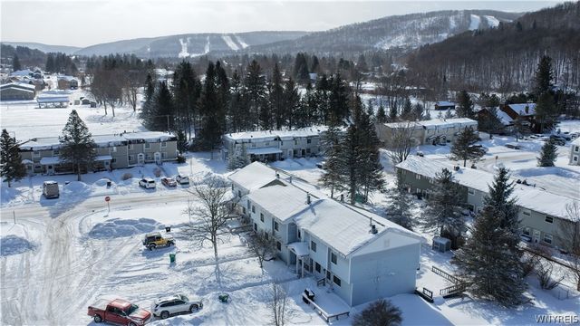 17 Evergreen Drive, Ellicottville, NY 14731