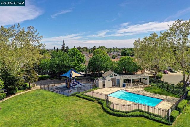 2099 Meadowlark Ln, Oakley, CA 94561