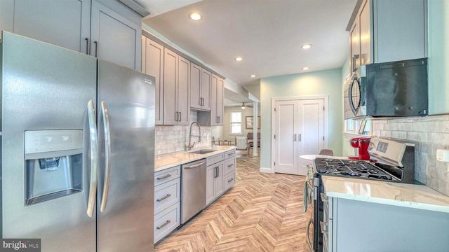 10 S NASHVILLE AVE, Ventnor City, NJ 08406