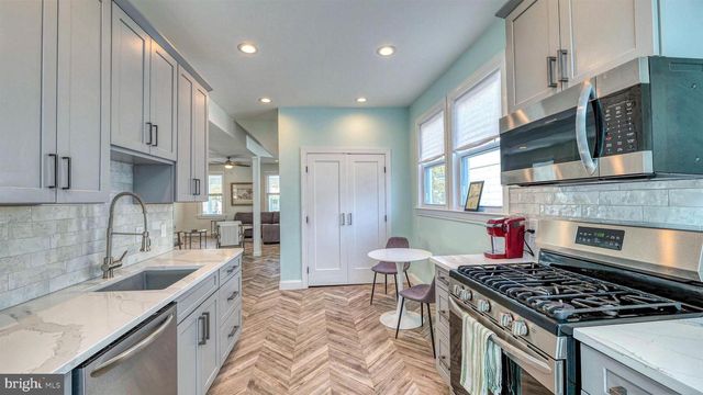 10 S NASHVILLE AVE, Ventnor City, NJ 08406