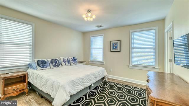 10 S NASHVILLE AVE, Ventnor City, NJ 08406