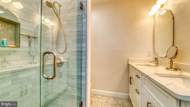 10 S NASHVILLE AVE, Ventnor City, NJ 08406