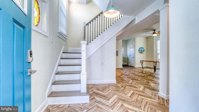 10 S NASHVILLE AVE, Ventnor City, NJ 08406