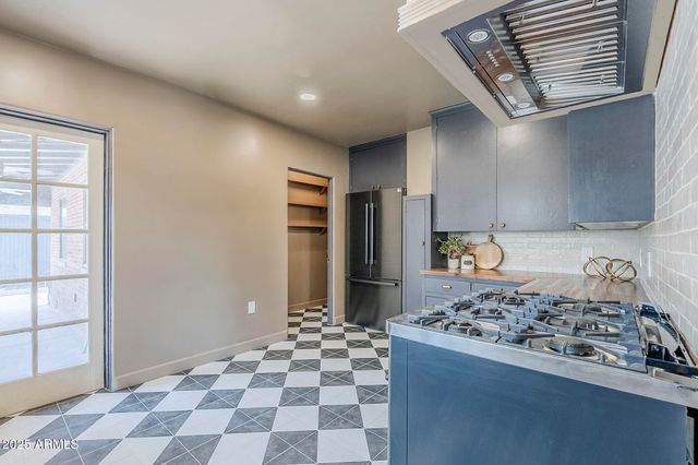 1551 W VERNON Avenue, Phoenix, AZ 85007