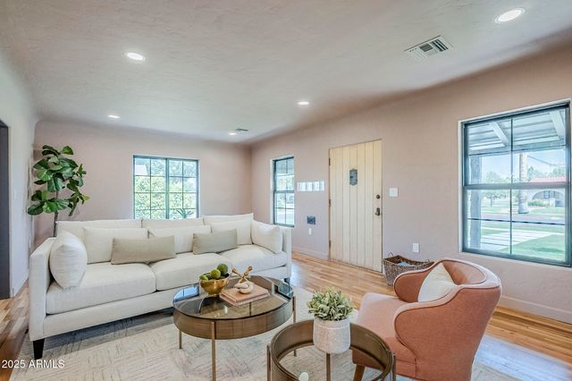 1551 W VERNON Avenue, Phoenix, AZ 85007