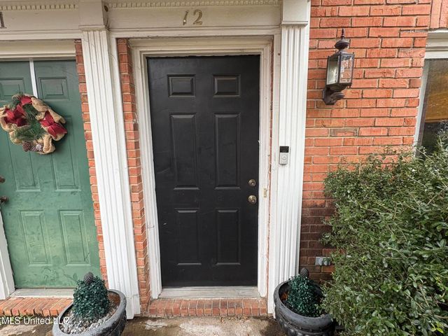 12 River Run Drive, Jackson, MS 39211