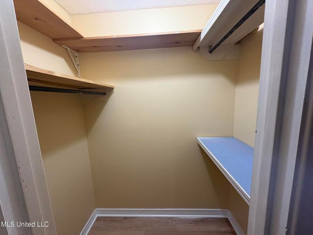 12 River Run Drive, Jackson, MS 39211