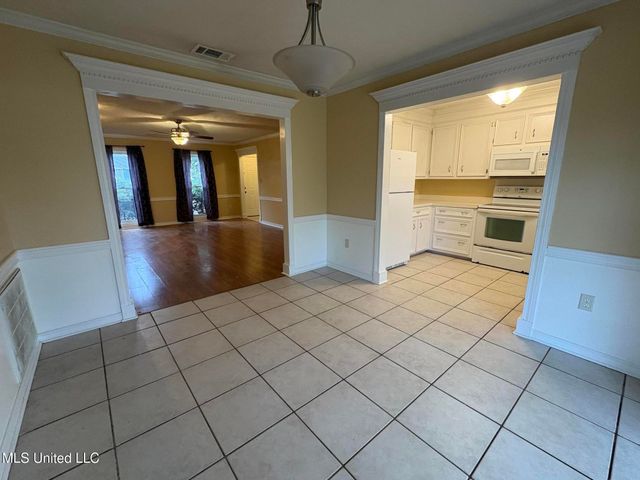 12 River Run Drive, Jackson, MS 39211