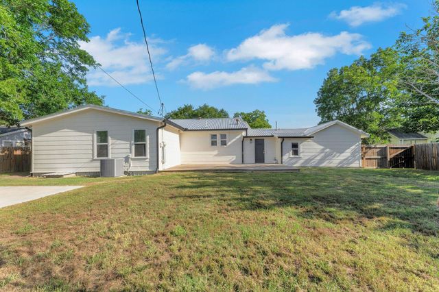 215 Paulus Street, Schulenburg, TX 78956
