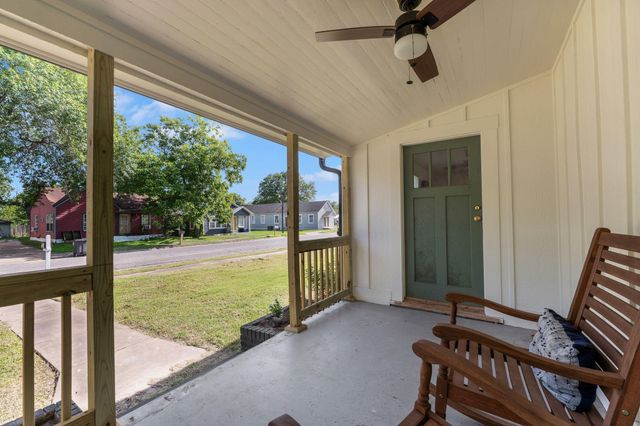 215 Paulus Street, Schulenburg, TX 78956