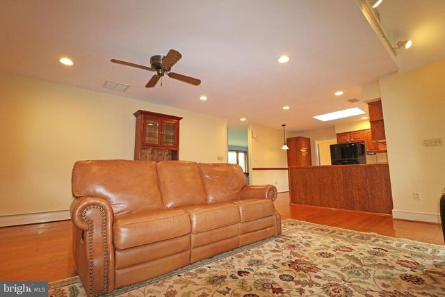 6 PATRICIA LN, Glen Mills, PA 19342