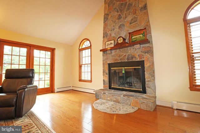 6 PATRICIA LN, Glen Mills, PA 19342
