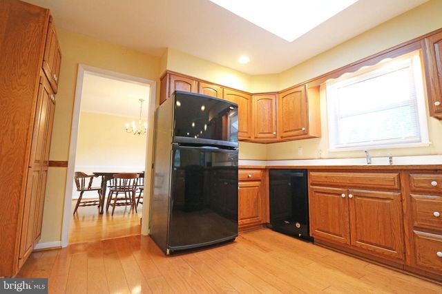 6 PATRICIA LN, Glen Mills, PA 19342