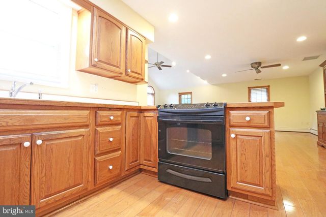 6 PATRICIA LN, Glen Mills, PA 19342