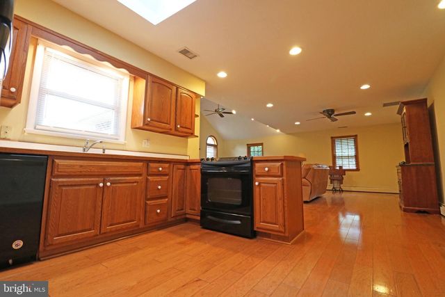 6 PATRICIA LN, Glen Mills, PA 19342