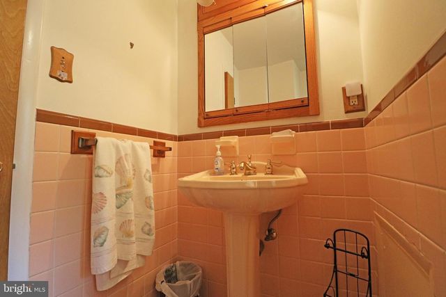 6 PATRICIA LN, Glen Mills, PA 19342
