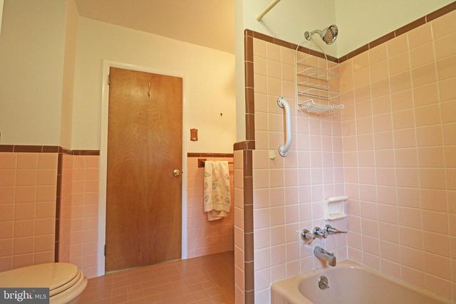 6 PATRICIA LN, Glen Mills, PA 19342