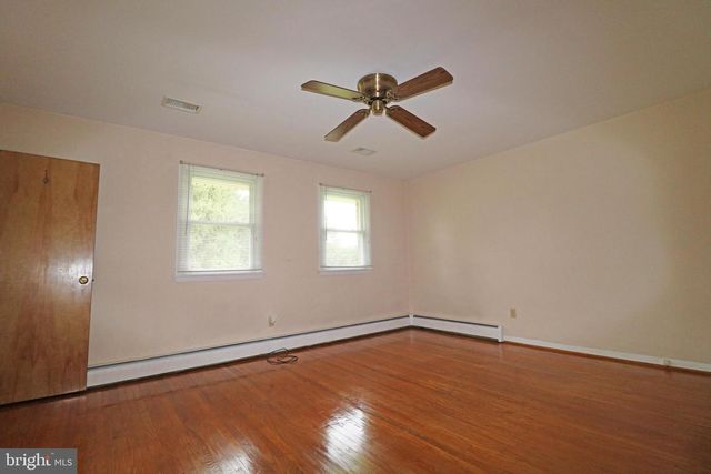 6 PATRICIA LN, Glen Mills, PA 19342