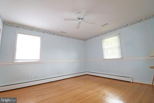6 PATRICIA LN, Glen Mills, PA 19342
