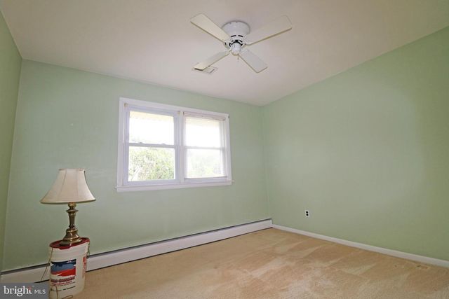 6 PATRICIA LN, Glen Mills, PA 19342