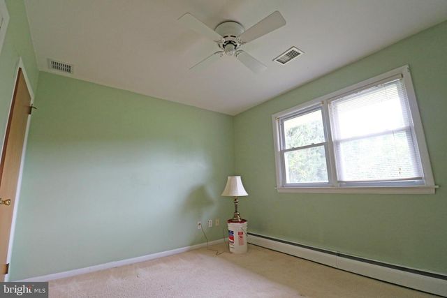 6 PATRICIA LN, Glen Mills, PA 19342