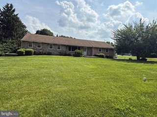 6 PATRICIA LN, Glen Mills, PA 19342