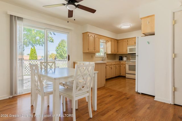 7520 Williamsburg Road, Lansing, MI 48917