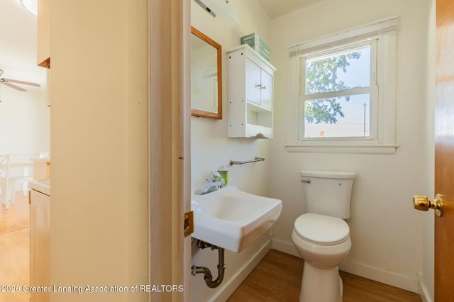 7520 Williamsburg Road, Lansing, MI 48917