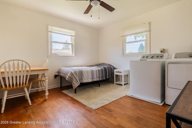 7520 Williamsburg Road, Lansing, MI 48917