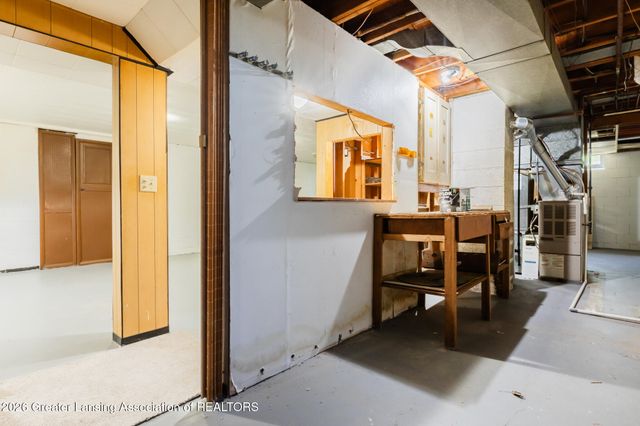7520 Williamsburg Road, Lansing, MI 48917