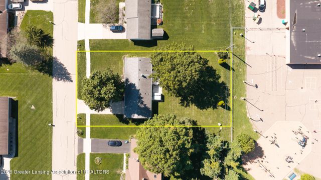 7520 Williamsburg Road, Lansing, MI 48917