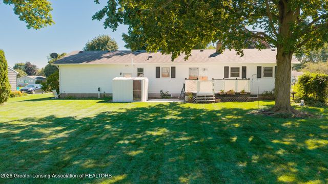 7520 Williamsburg Road, Lansing, MI 48917