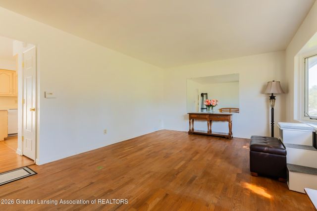 7520 Williamsburg Road, Lansing, MI 48917