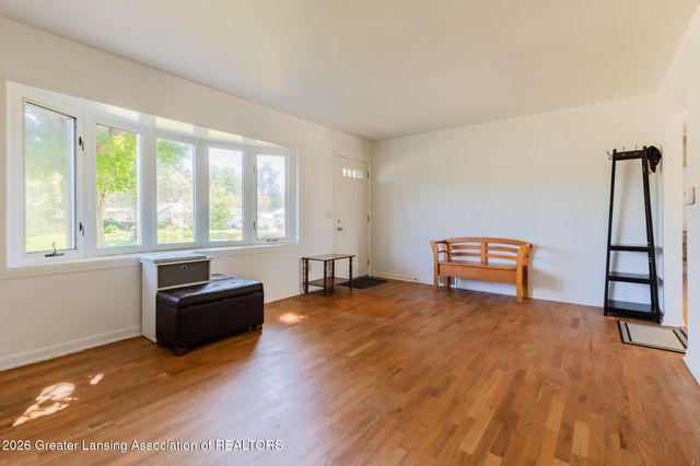 7520 Williamsburg Road, Lansing, MI 48917