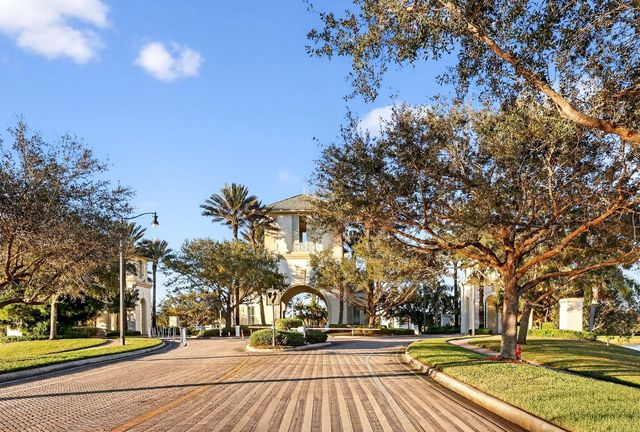 11731 SW Crestwood Circle, Port St. Lucie, Port St Lucie, FL 34987