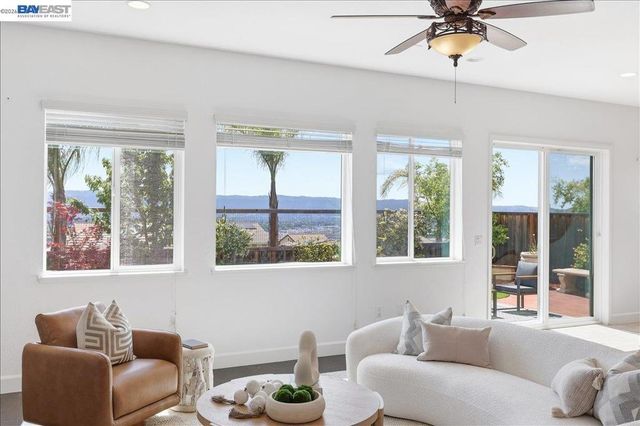 1718 N Terracina Dr, Dublin, CA 94568