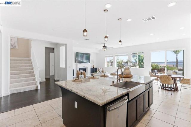 1718 N Terracina Dr, Dublin, CA 94568
